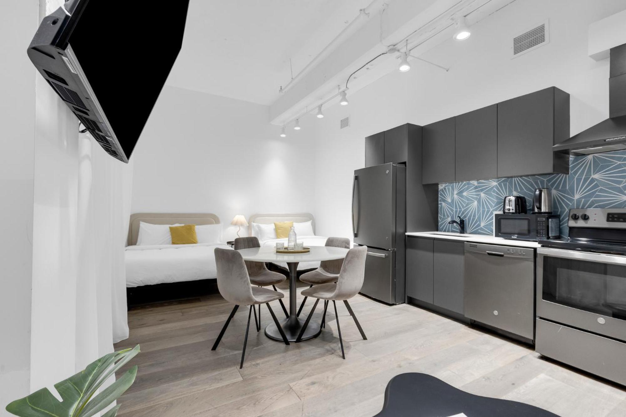 Bakan - Sainte Catherine Montreal Room photo